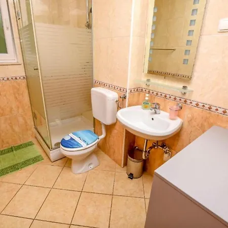 Aurel Suites-two Bedroom With Balcony 로고즈니차